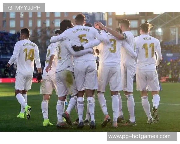 欧冠震撼时刻那不勒斯与皇马战成平局乌龙球成比赛转折点